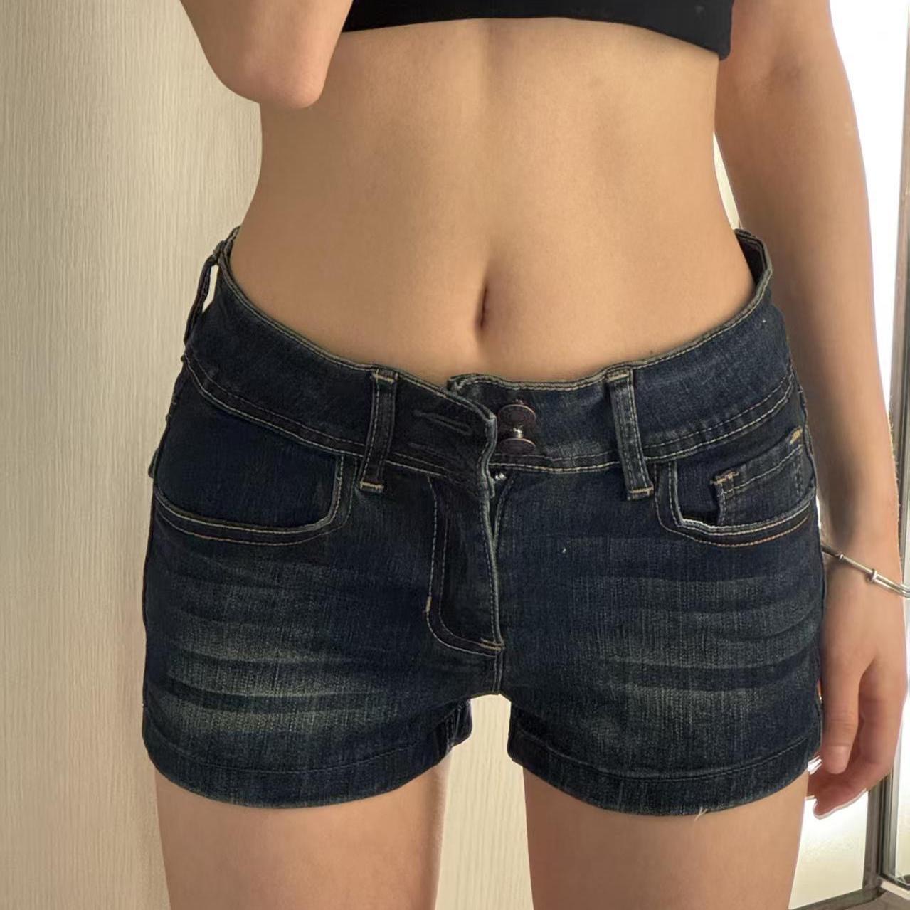 Vintage Fashion Jeans - Damskie krótkie spodenki jeansowe z niskim