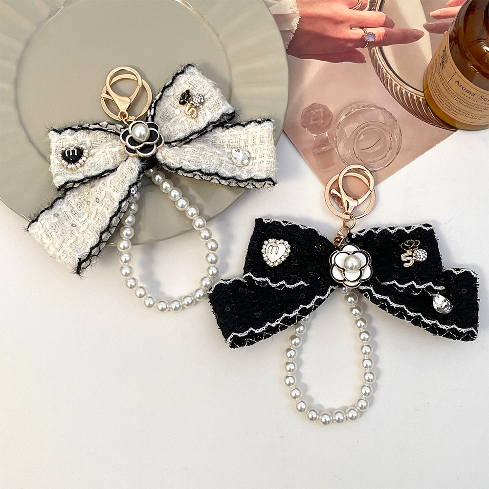 Breloczki damskie z kokardkami – Vintage Fashion Ornaments recenzja i cena